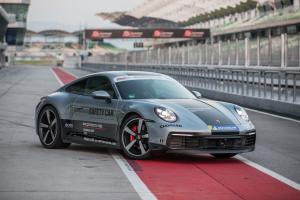 Porsche 911 Carrera 4S Safety Car 2019 года